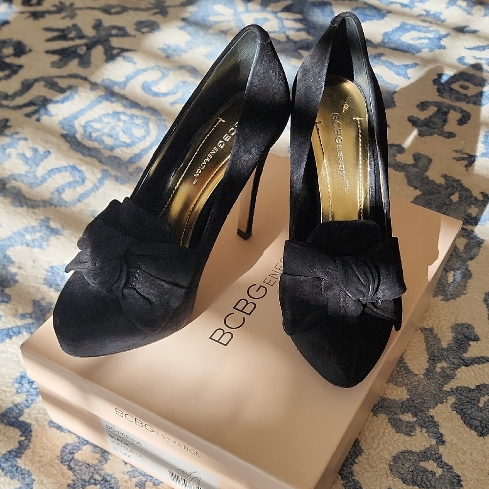 BCBGeneration Elegant Suede Black Heels with Bow Accent